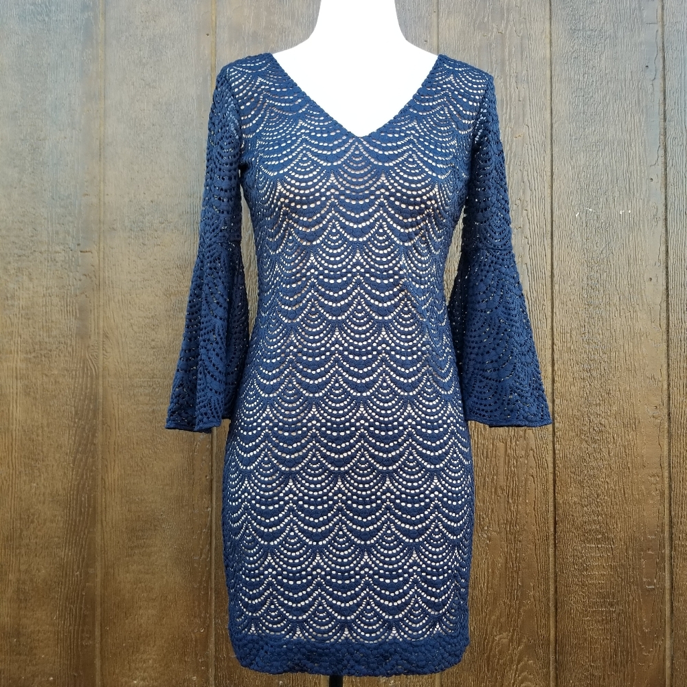 Lilly Pulitzer navy blue bell sleeve cocktail dress, nude slip xxs gorgeous